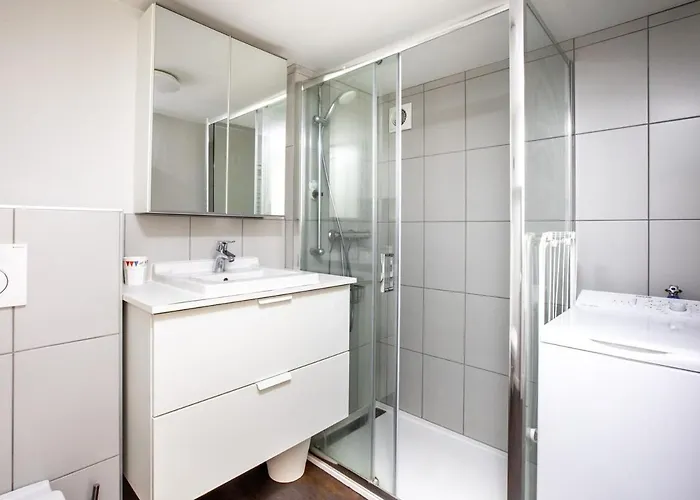 Appartement Deluxe Rénové, Parking Gratuit, Centre