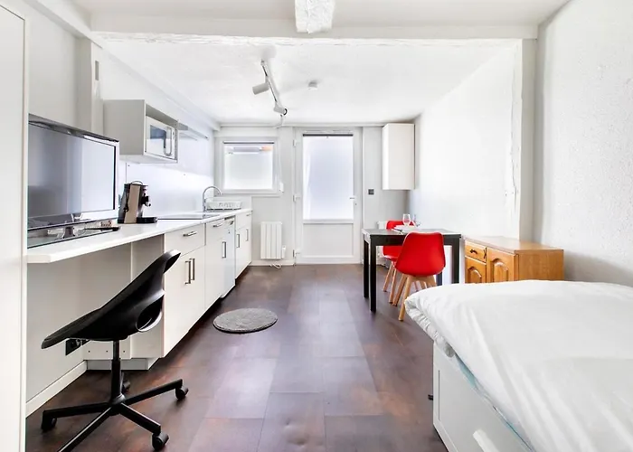 Appartement Deluxe Rénové, Parking Gratuit, Centre